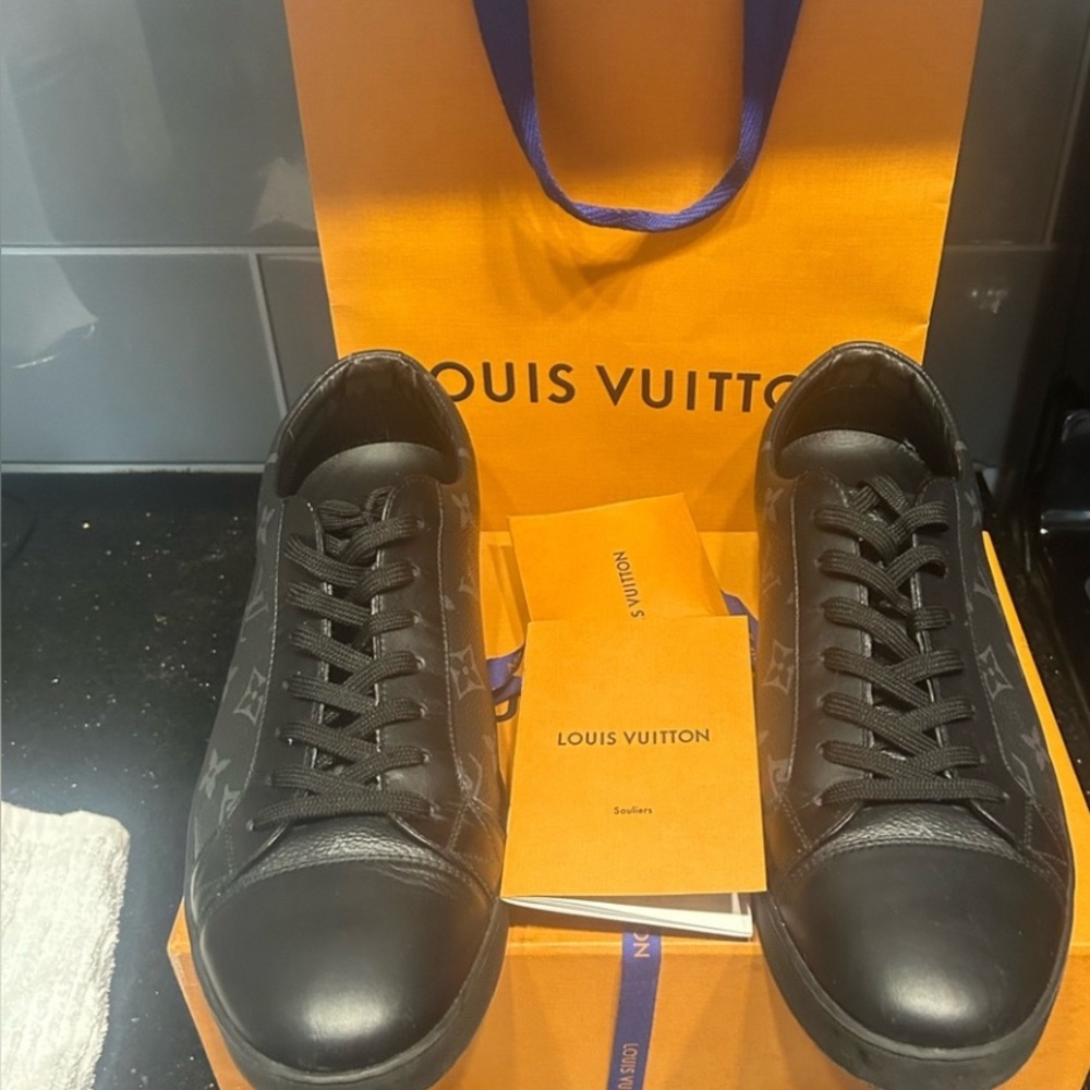 Louis Vuitton Men's Size 8 US Black Monogram Eclipse Luxembourg Sneaker 1lv215s